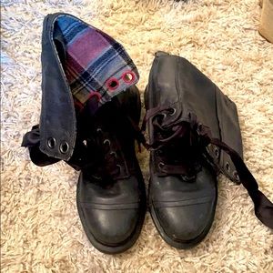 Doc martens combat boots